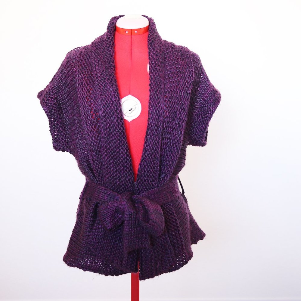 Knitted short-sleeved cardigan